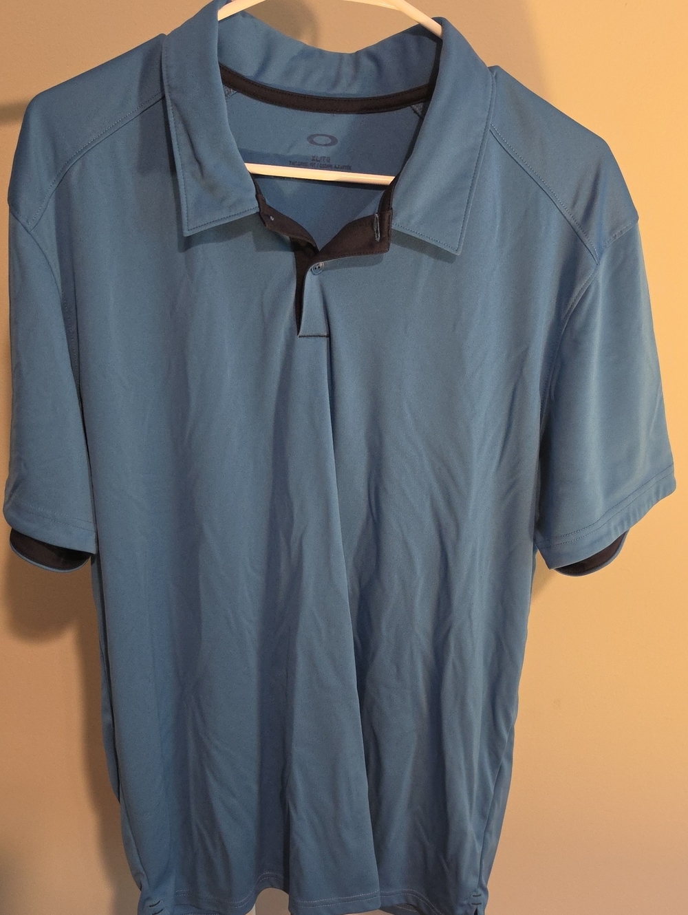 Oakley Men’s Sky Blue Polo  with Dark Trim XL